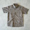 【RYUKYU SHIRT】KARAKUSA（Azurro e Marrone）
